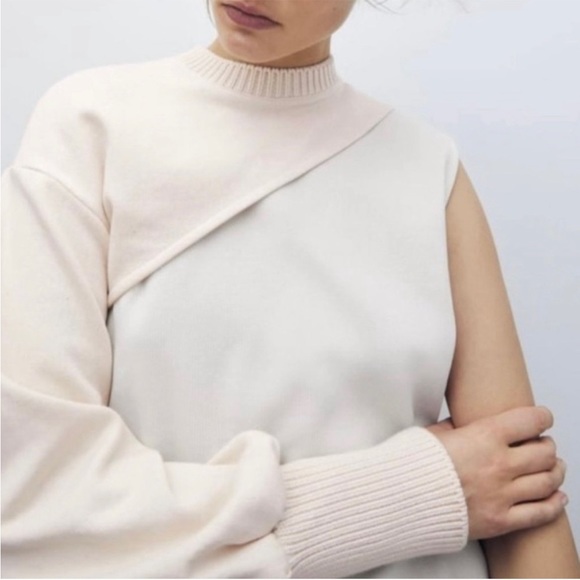 ZARA Asymmetrical Top Arm Warmer - Picture 2 of 5